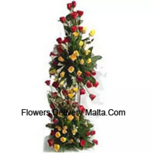 Arrangement de 4 pieds de hauteur de 151 roses rouges et 150 roses jaunes