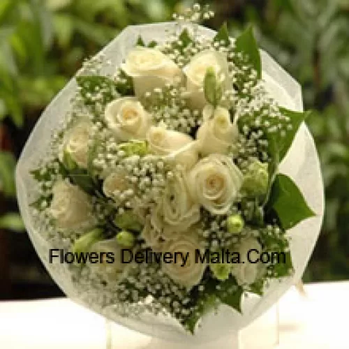 Bunch Of 12 White Roses With Fillers